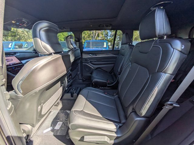New 2025 Jeep Grand Cherokee L Overland w/ Advanced Protech Group III AWD/4WD image 11
