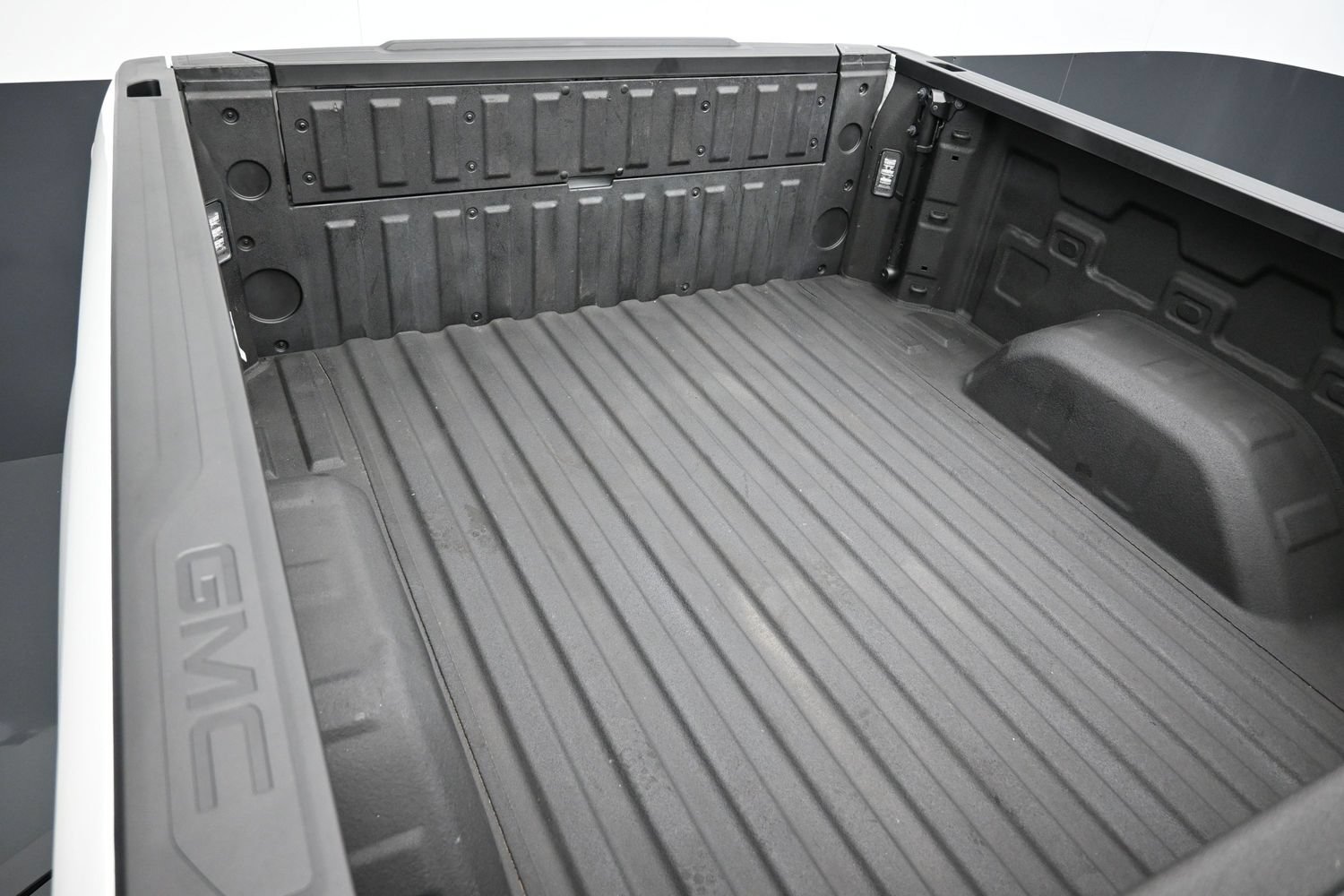 Used 2024 GMC Sierra 1500 AT4X AWD/4WD image 45