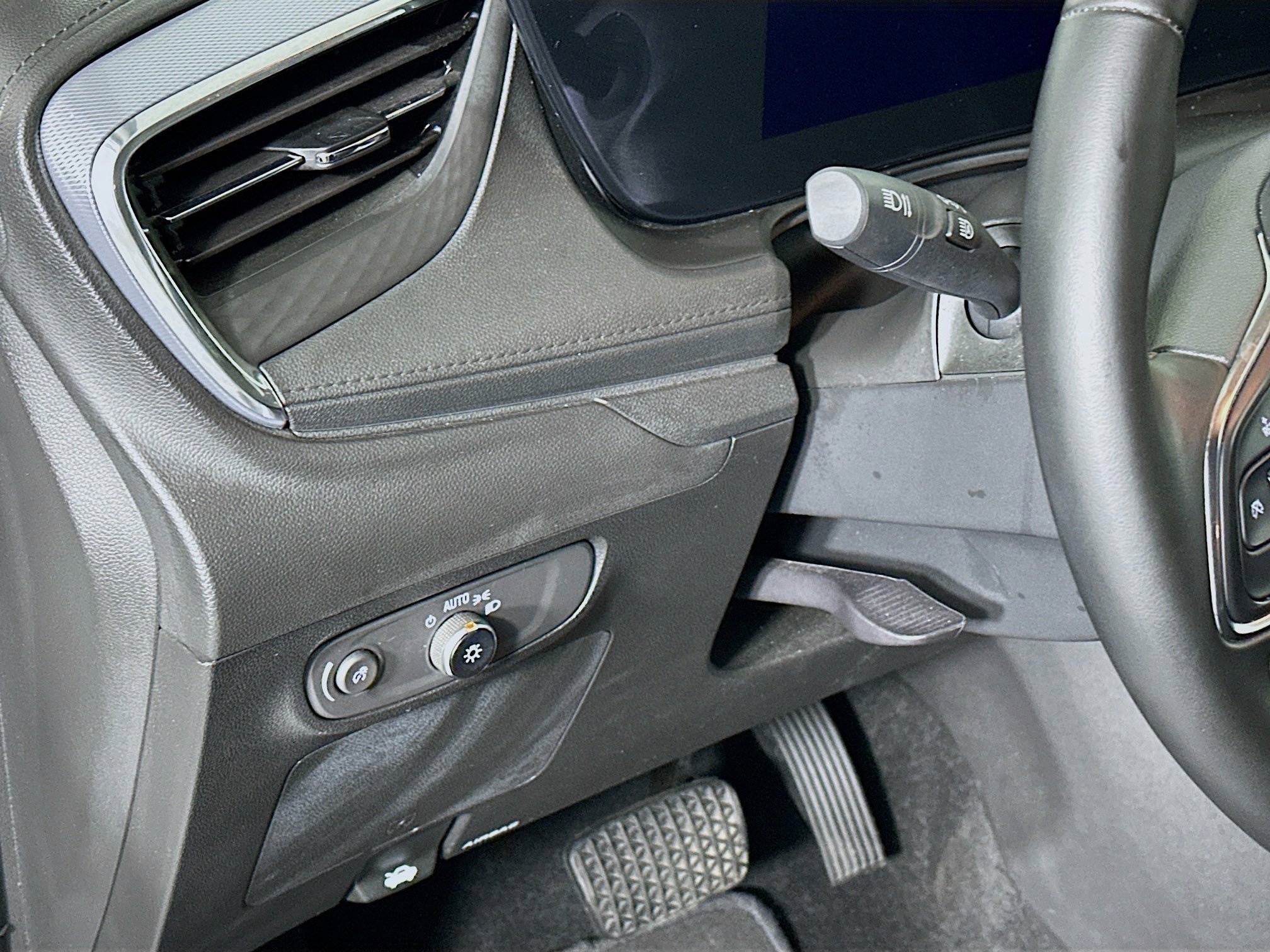 Used 2025 Buick Encore GX Preferred FWD image 17