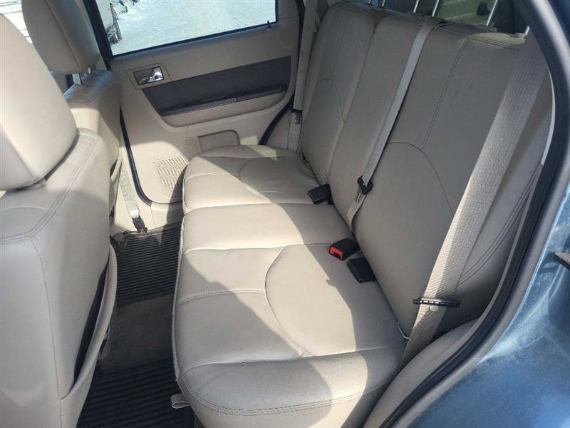 Used 2010 Mercury Mariner 4WD image 11