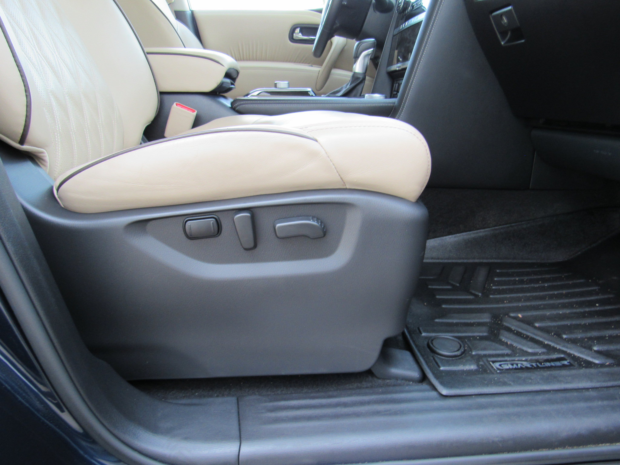 Used 2021 Nissan Armada Platinum w/ Captain's Chairs Package AWD/4WD image 30