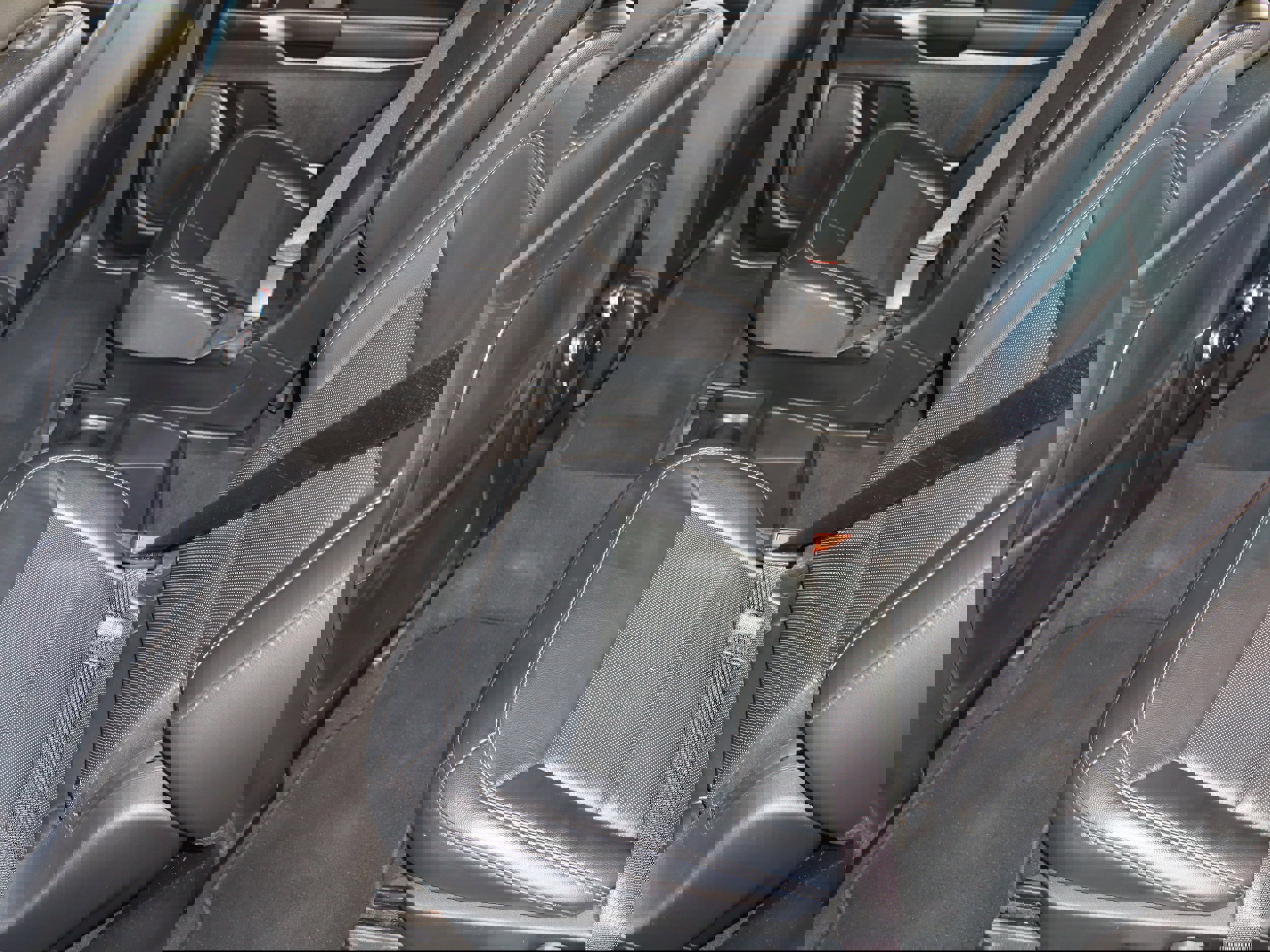 Used 2020 Ford Explorer Limited image 24