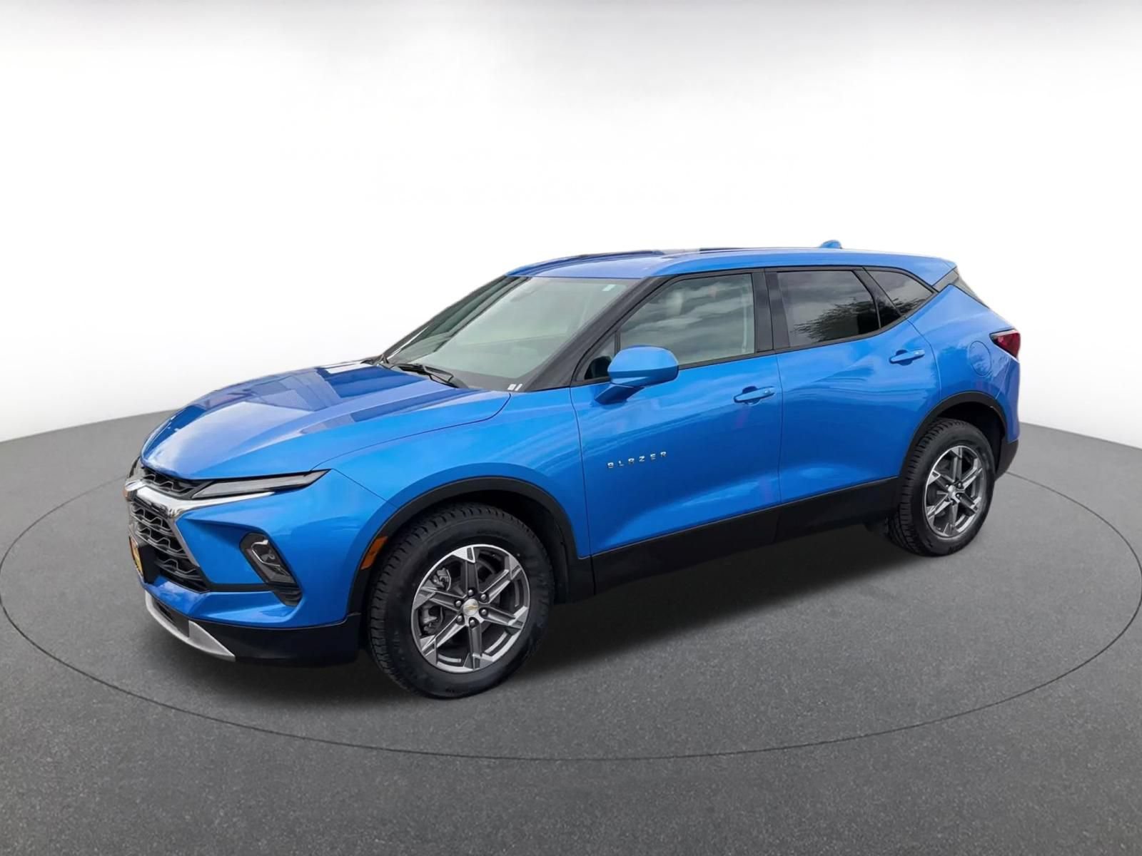 Used 2025 Chevrolet Blazer LT FWD image 7