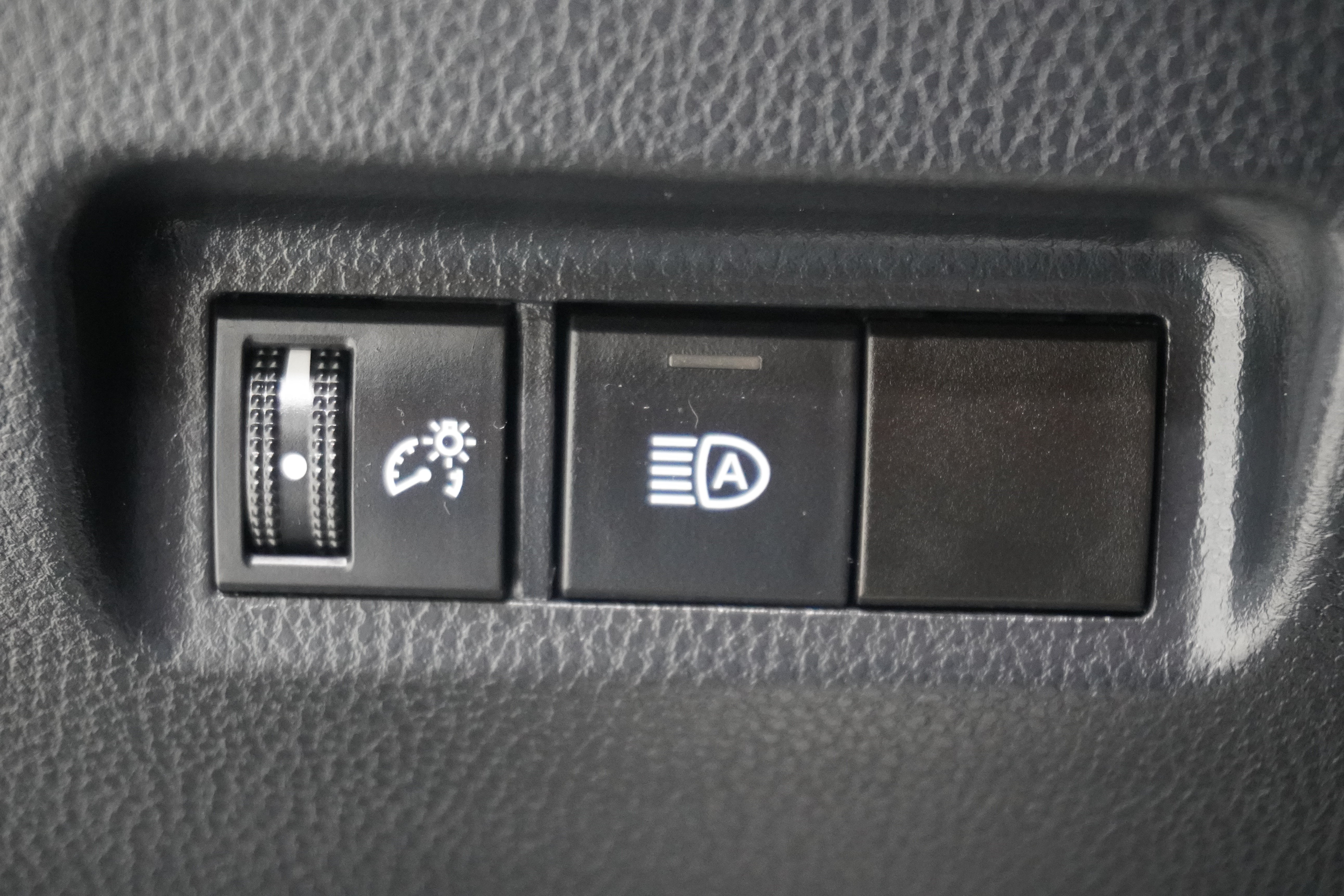Used 2021 Toyota RAV4 LE FWD image 23