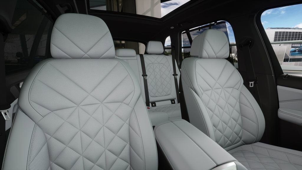 Used 2026 BMW X5 xDrive40i w/ Climate Comfort Package image 36