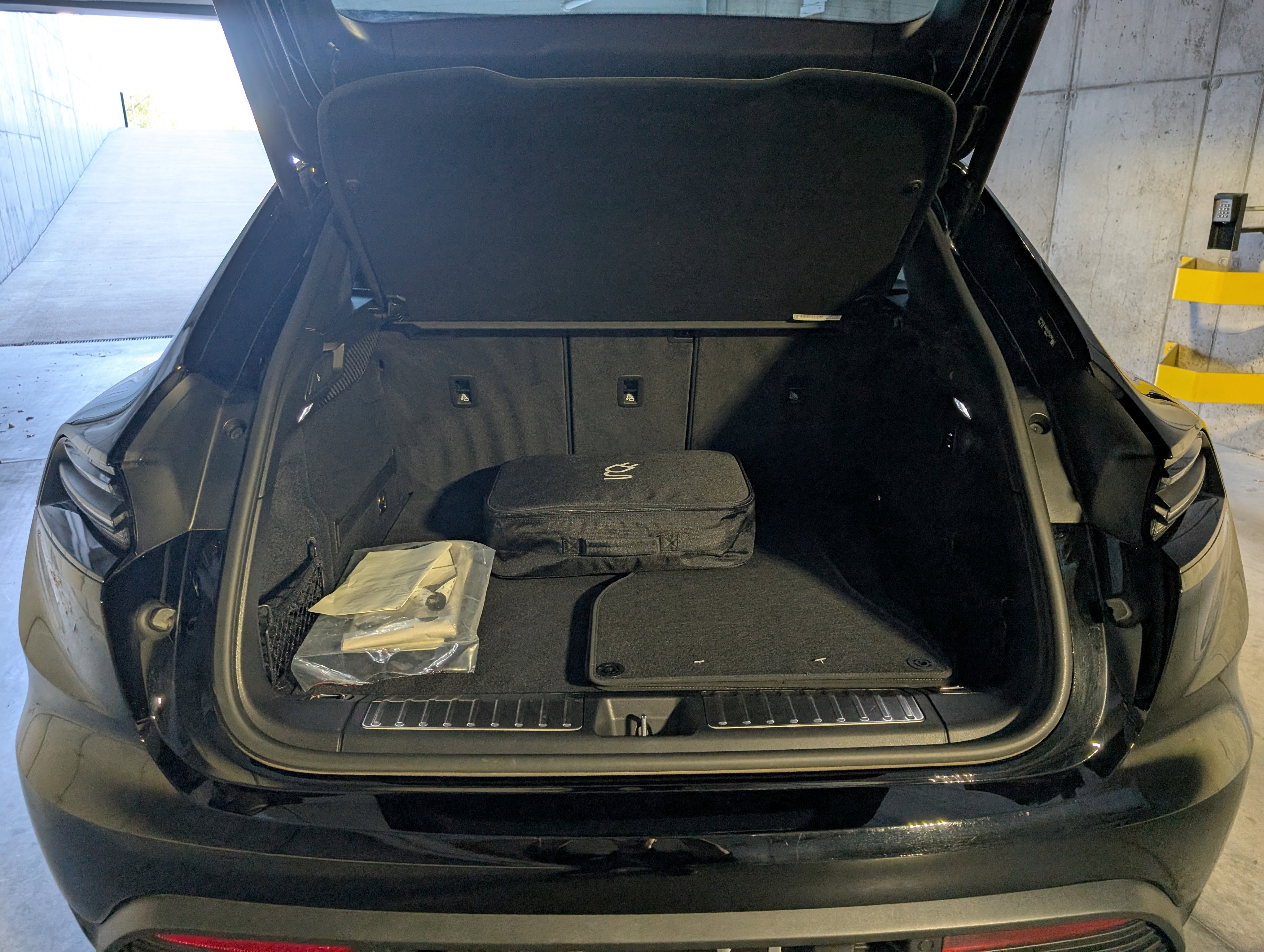 Used 2025 Porsche Macan Electric image 26