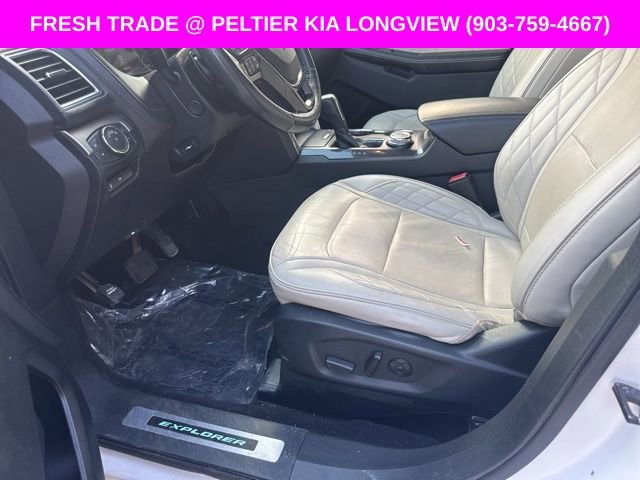 Used 2019 Ford Explorer Platinum image 16