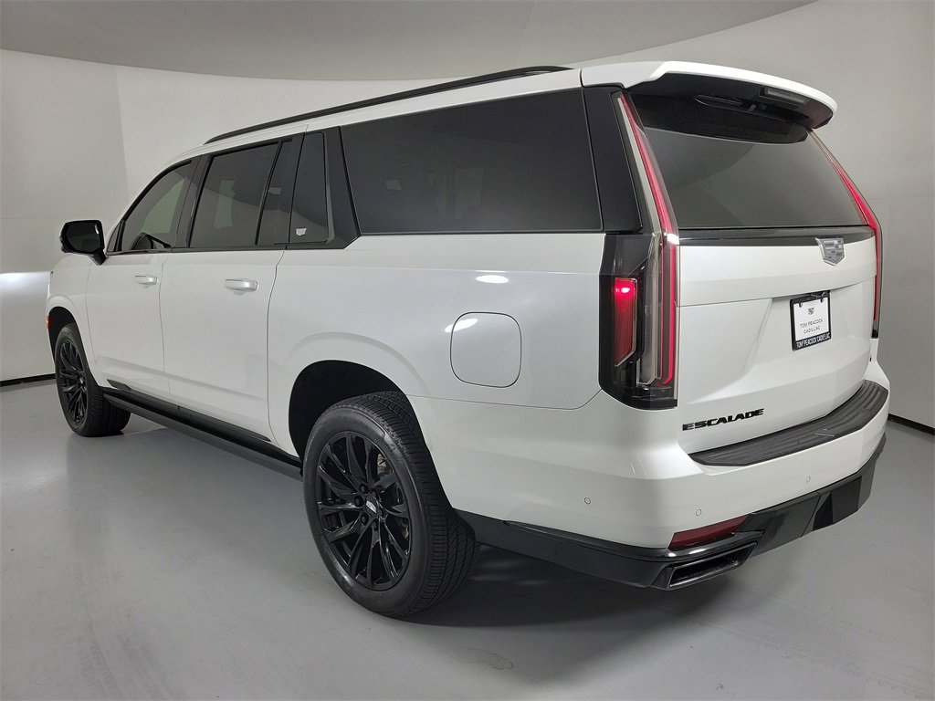 Used 2022 Cadillac Escalade ESV Sport Platinum w/ LPO, ONYX Package image 3