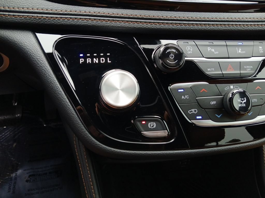 New 2026 Chrysler Pacifica Pinnacle FWD image 10