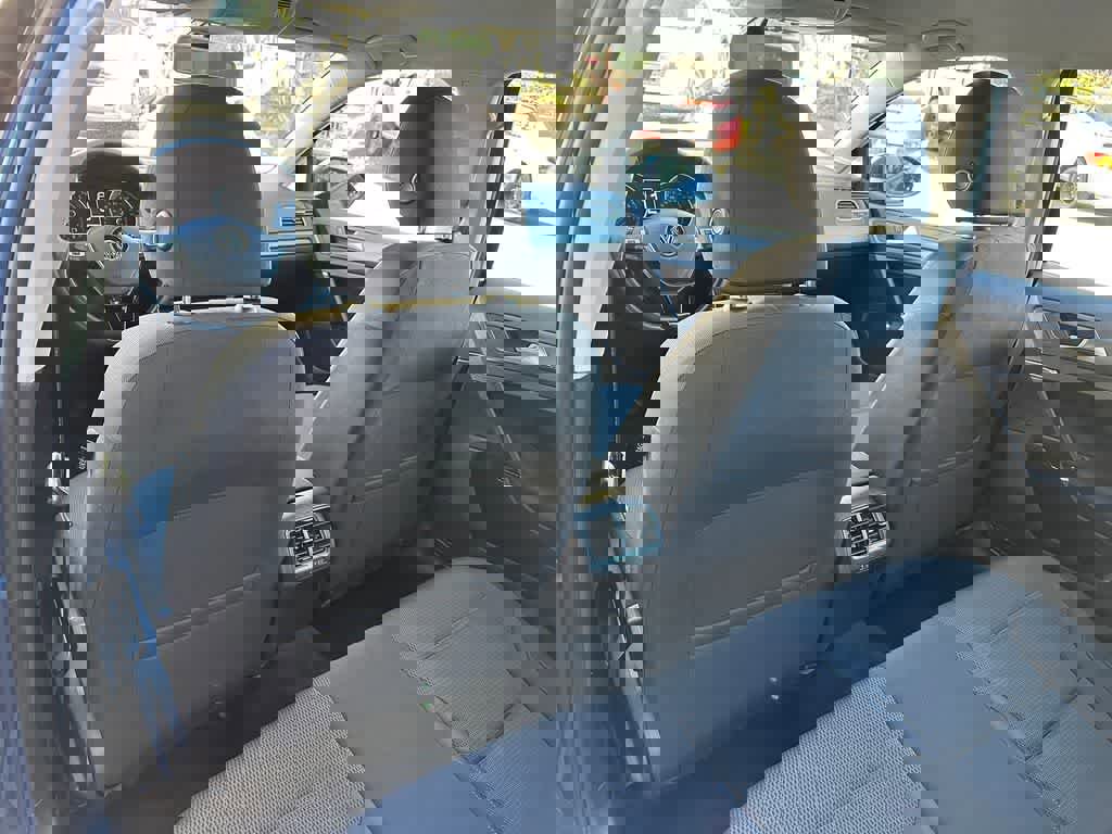 Used 2019 Volkswagen Golf S w/ Driver Assistance Package image 12