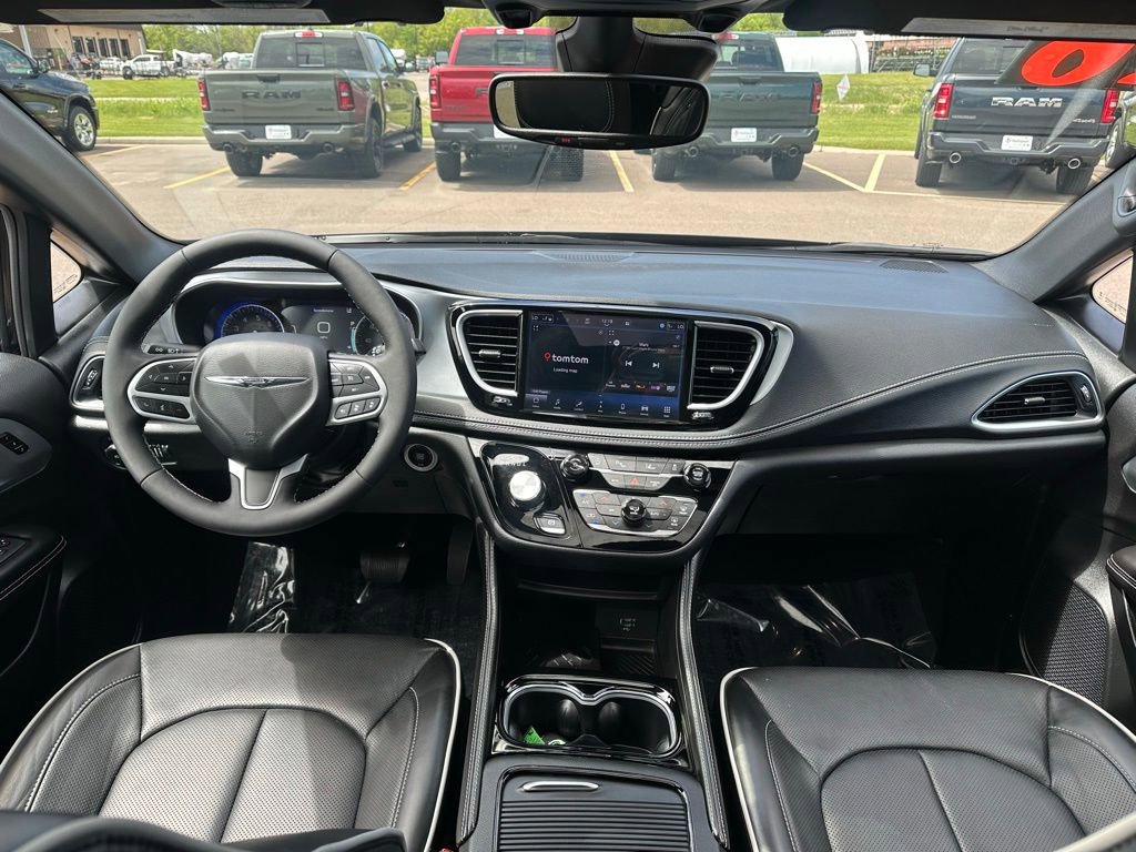 Certified 2026 Chrysler Pacifica Limited AWD/4WD image 19