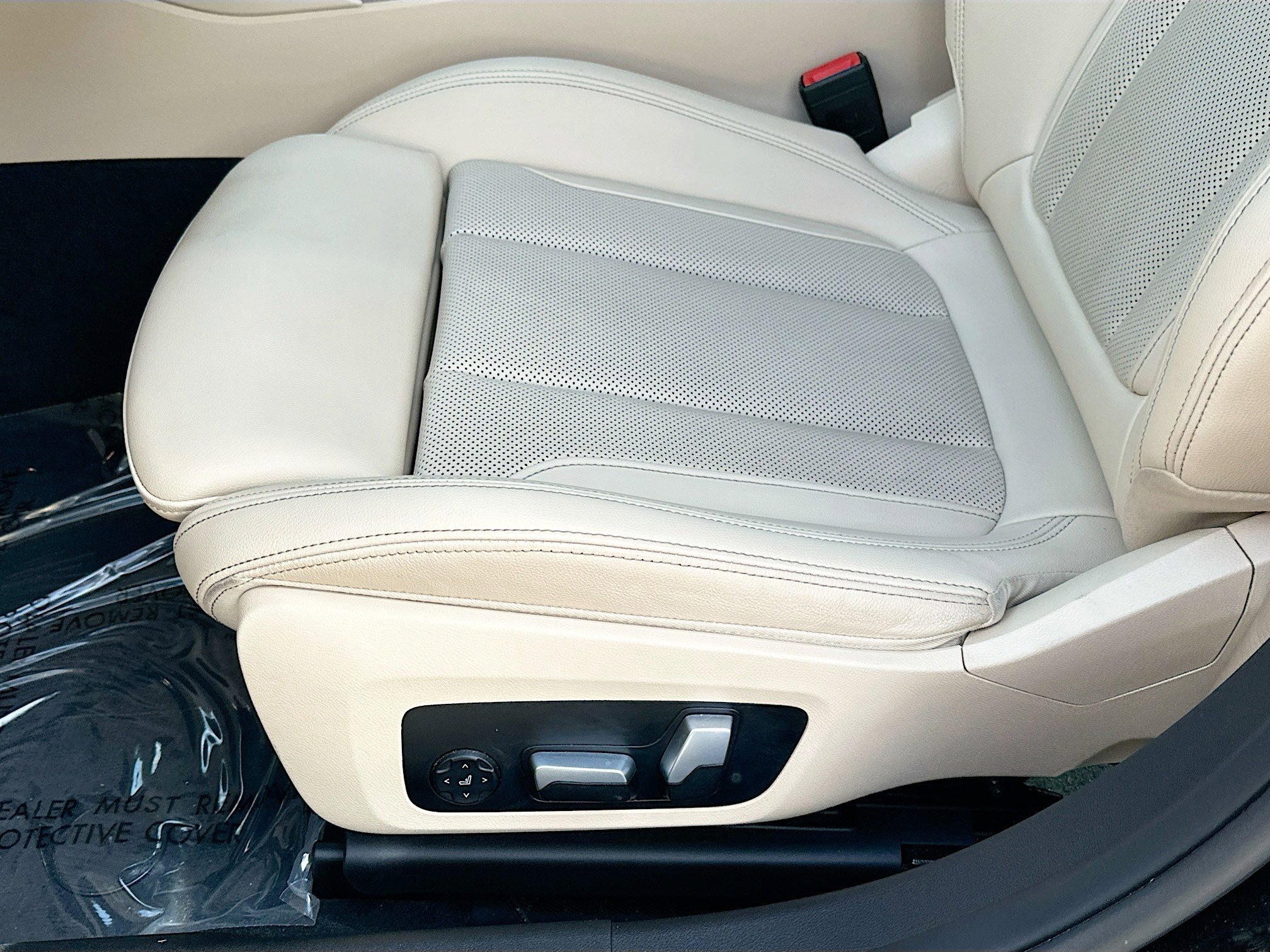 Certified 2022 BMW 330i Sedan w/ Driving Assistance Package image 19