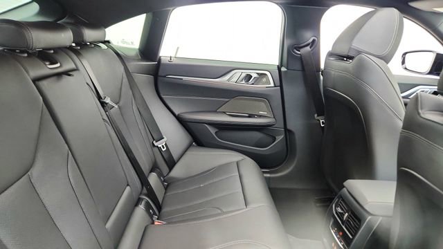 Used 2025 BMW M440i image 24