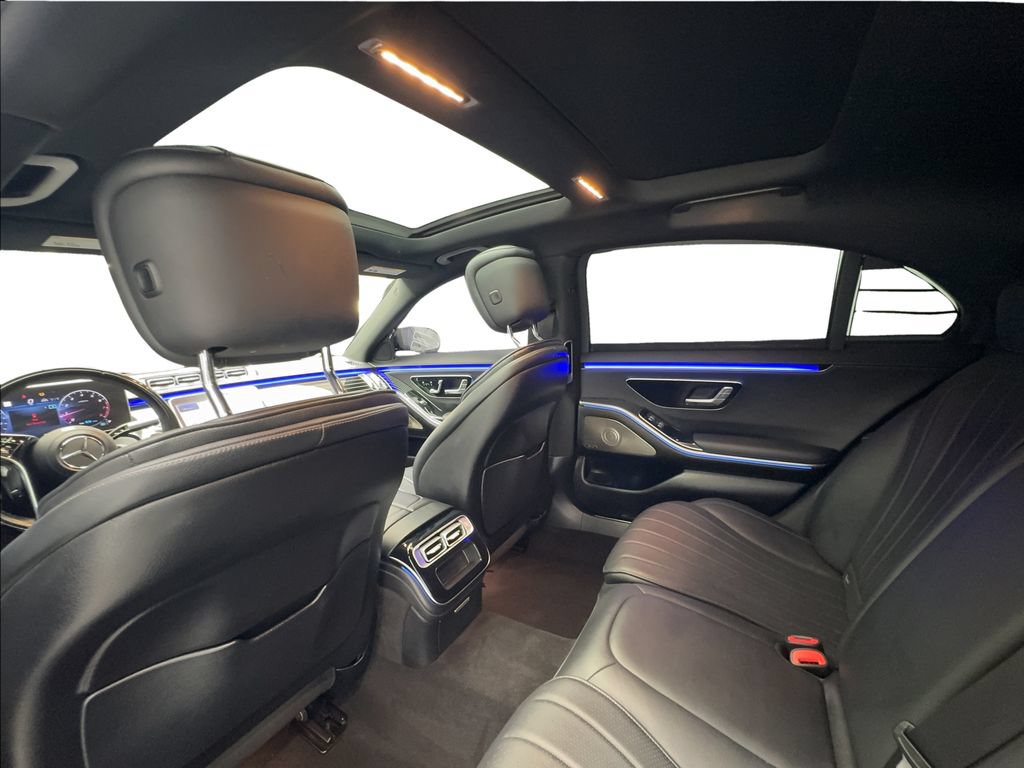 Used 2022 Mercedes-Benz S 500 4MATIC w/ AMG Line Package image 24