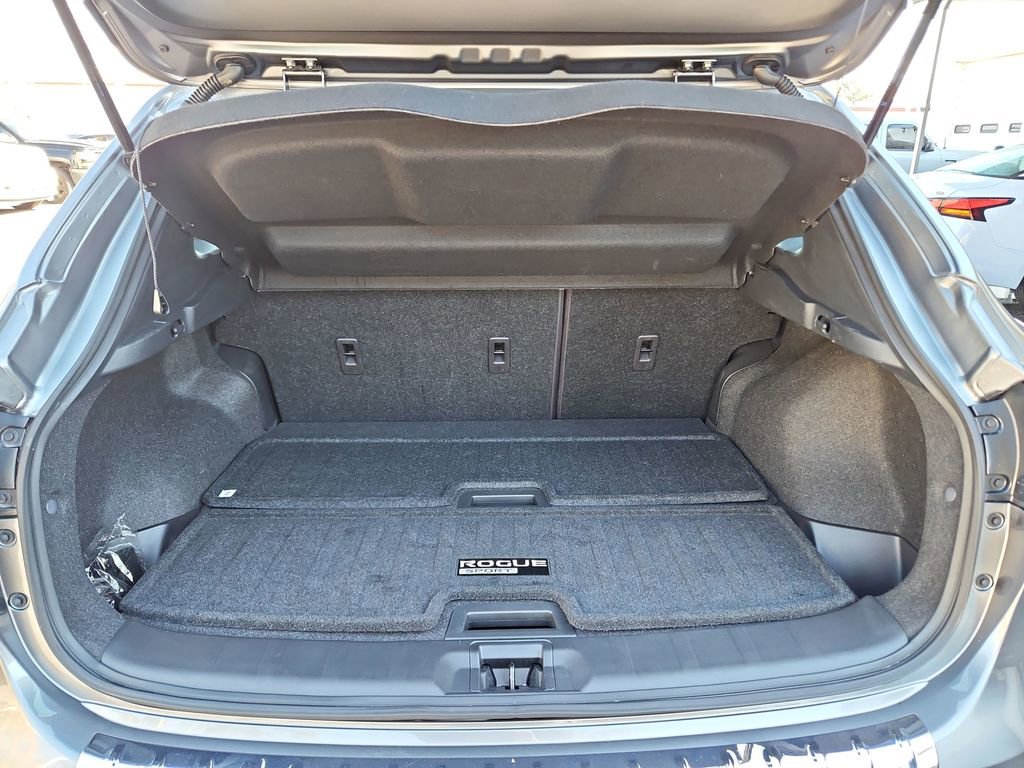 Used 2021 Nissan Rogue Sport SV w/ Technology Package image 29