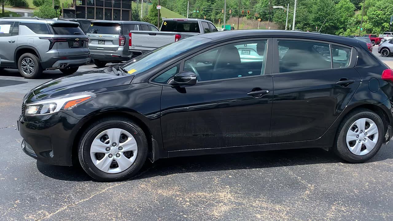 Used 2017 Kia Forte LX FWD image 4