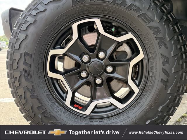 Used 2023 Jeep Gladiator Rubicon w/ LED Lighting Group AWD/4WD image 10
