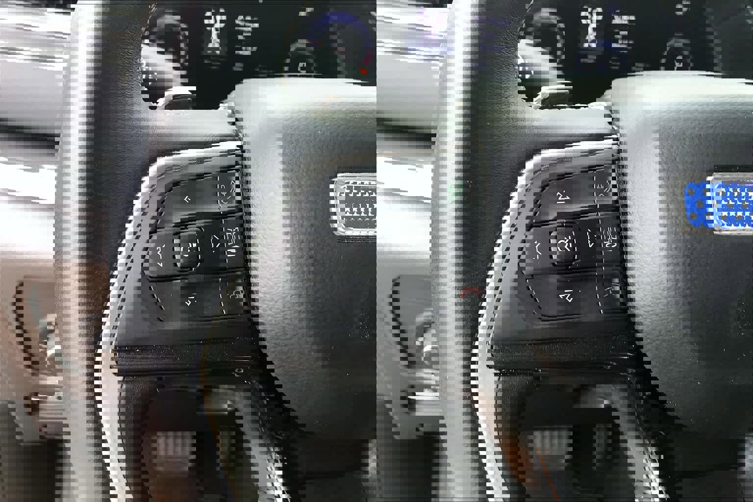 Used 2021 Jeep Grand Cherokee L Laredo w/ Luxury Tech Group I image 23