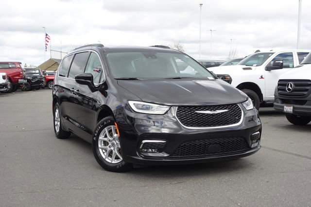 Used 2022 Chrysler Pacifica Touring-L video 2