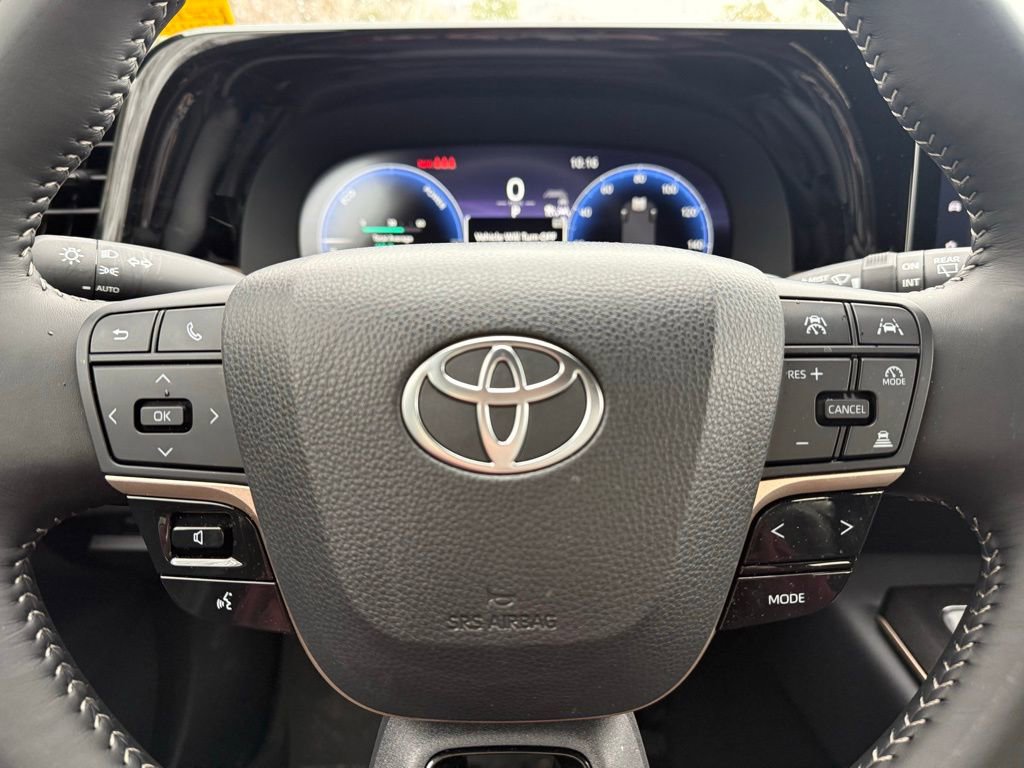 Used 2025 Toyota Crown Signia AWD/4WD image 26