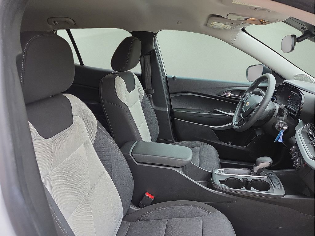 Used 2024 Chevrolet Trax LS image 14