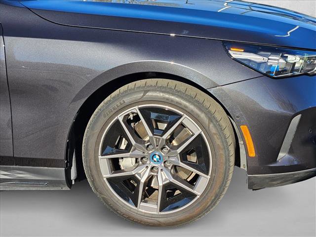 Certified 2025 BMW i5 xDrive40 w/ Executive Package image 30