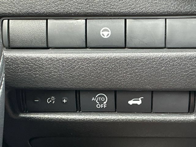 Used 2024 Nissan Rogue SV AWD/4WD image 33