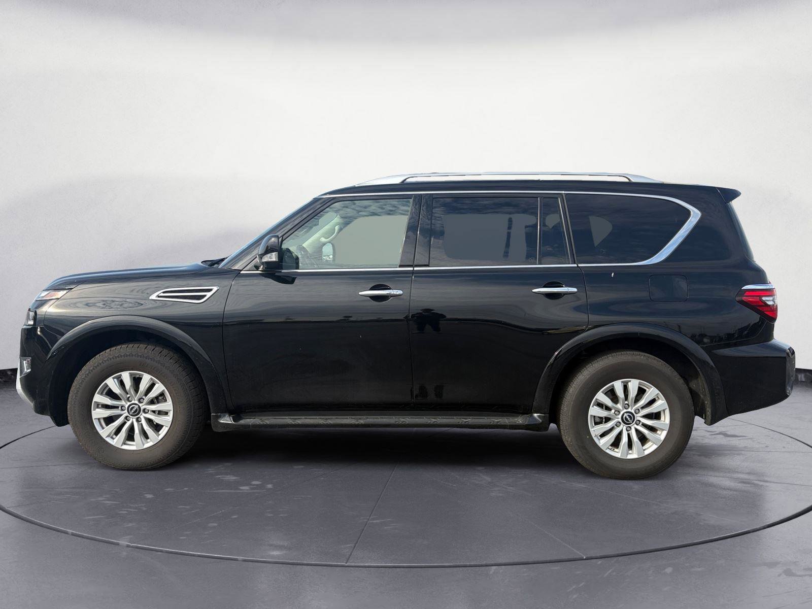 Used 2024 Nissan Armada SV image 2