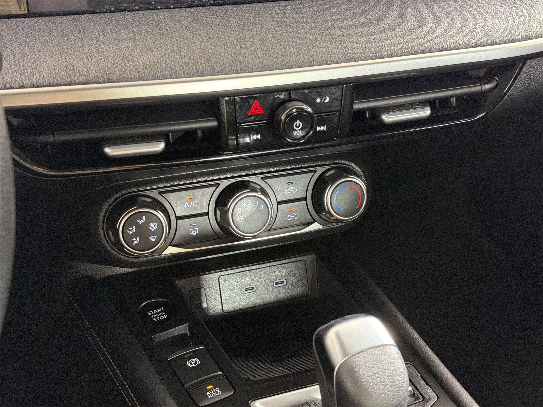 Used 2025 Nissan Kicks SV image 18