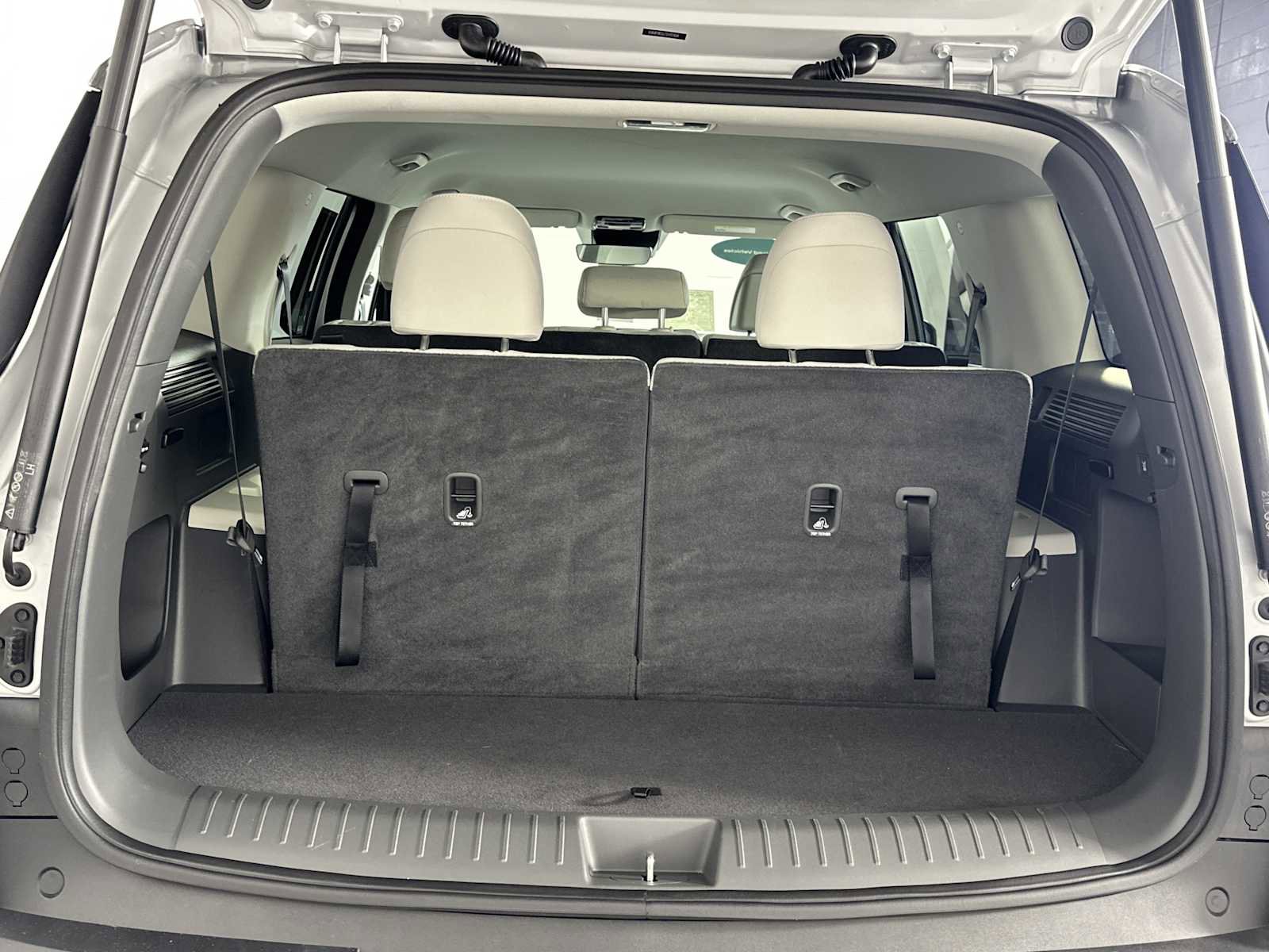 Certified 2025 Hyundai Santa Fe SE image 24