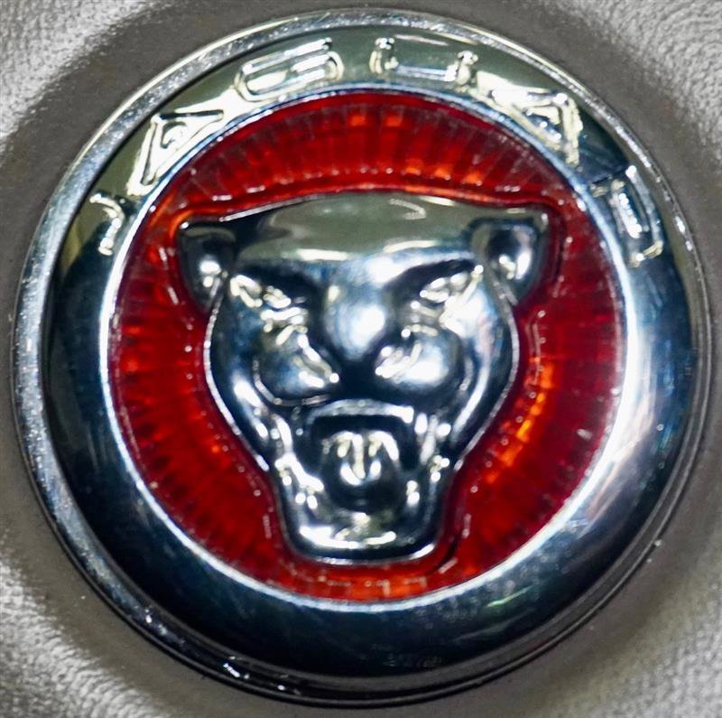 Used 2016 Jaguar XJ L Portfolio image 40