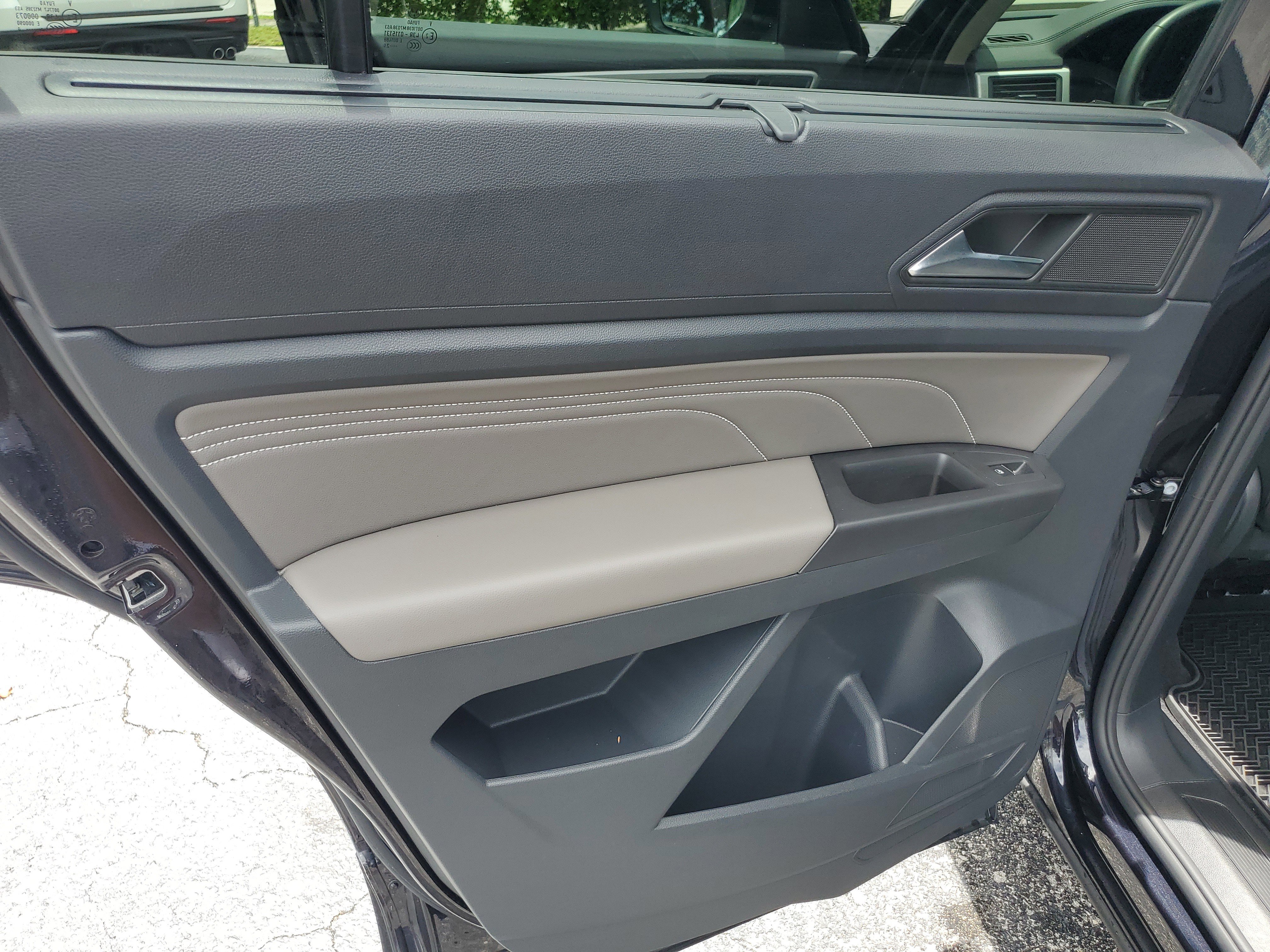 Certified 2022 Volkswagen Atlas SE FWD image 19