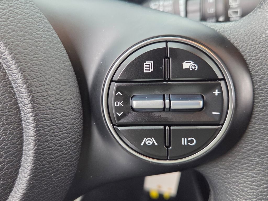 Used 2025 Kia Soul LX w/ LX Technology Package image 23
