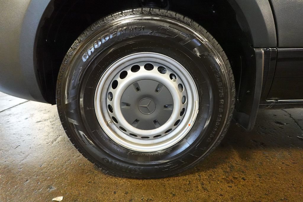 Used 2025 Mercedes-Benz Sprinter 2500 image 28