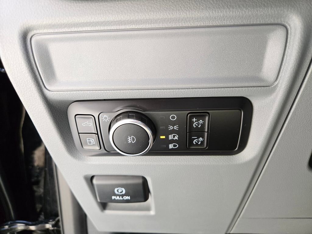Used 2025 Ford F150 XLT w/ Equipment Group 301A Standard AWD/4WD image 27