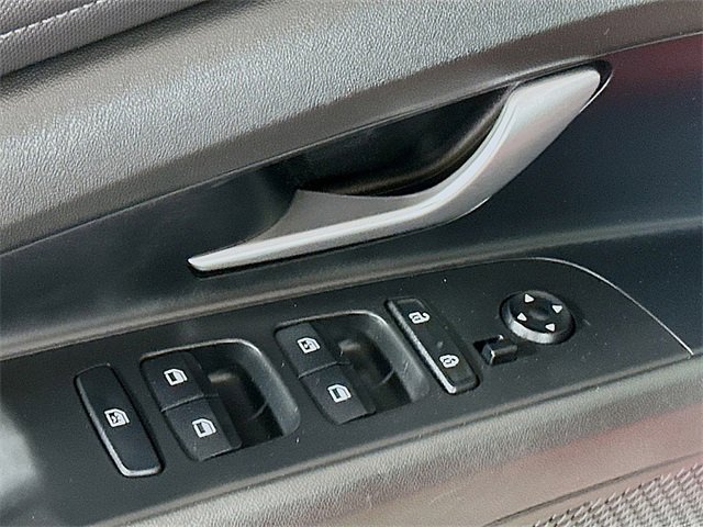 Used 2023 Hyundai Elantra Limited w/ Cargo Package image 21