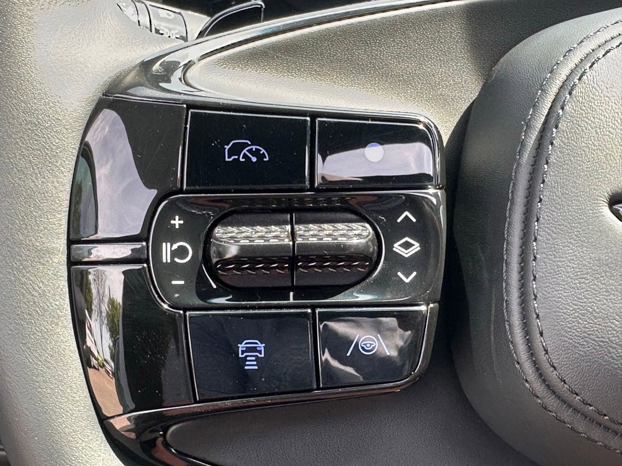 Used 2026 Genesis G90 3.5T Prestige image 31