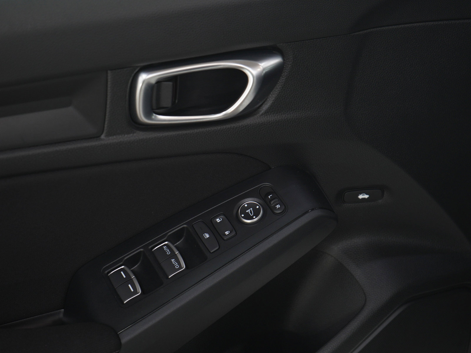 Used 2025 Honda Civic Sport image 19