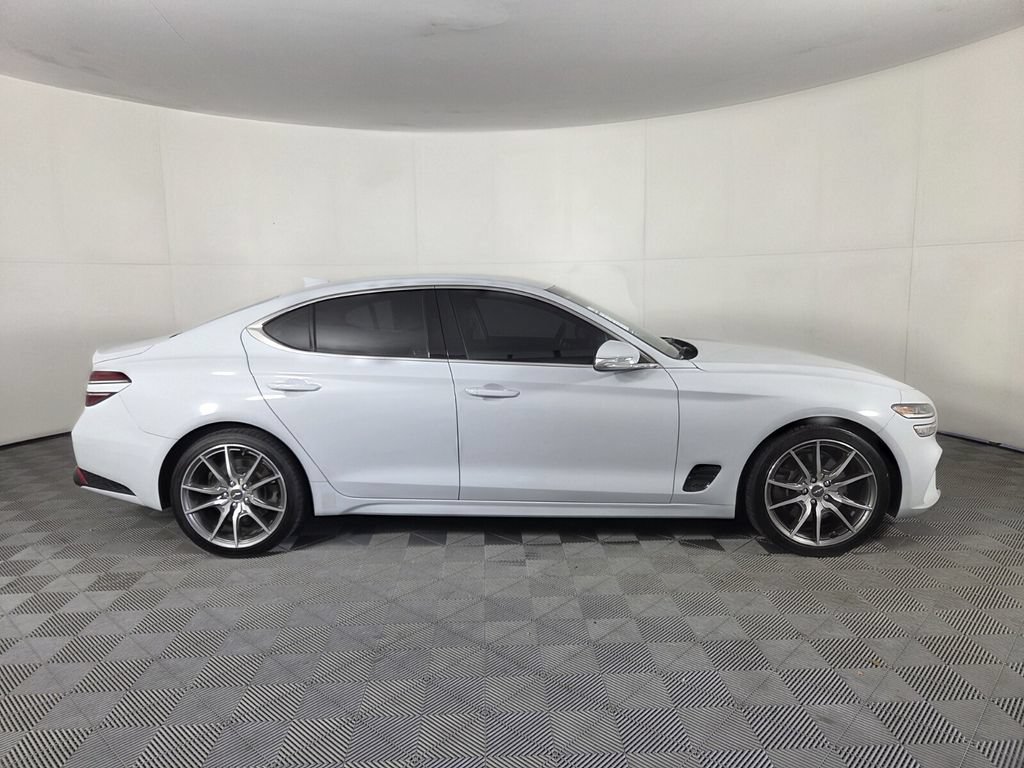 Used 2022 Genesis G70 3.3T RWD image 4
