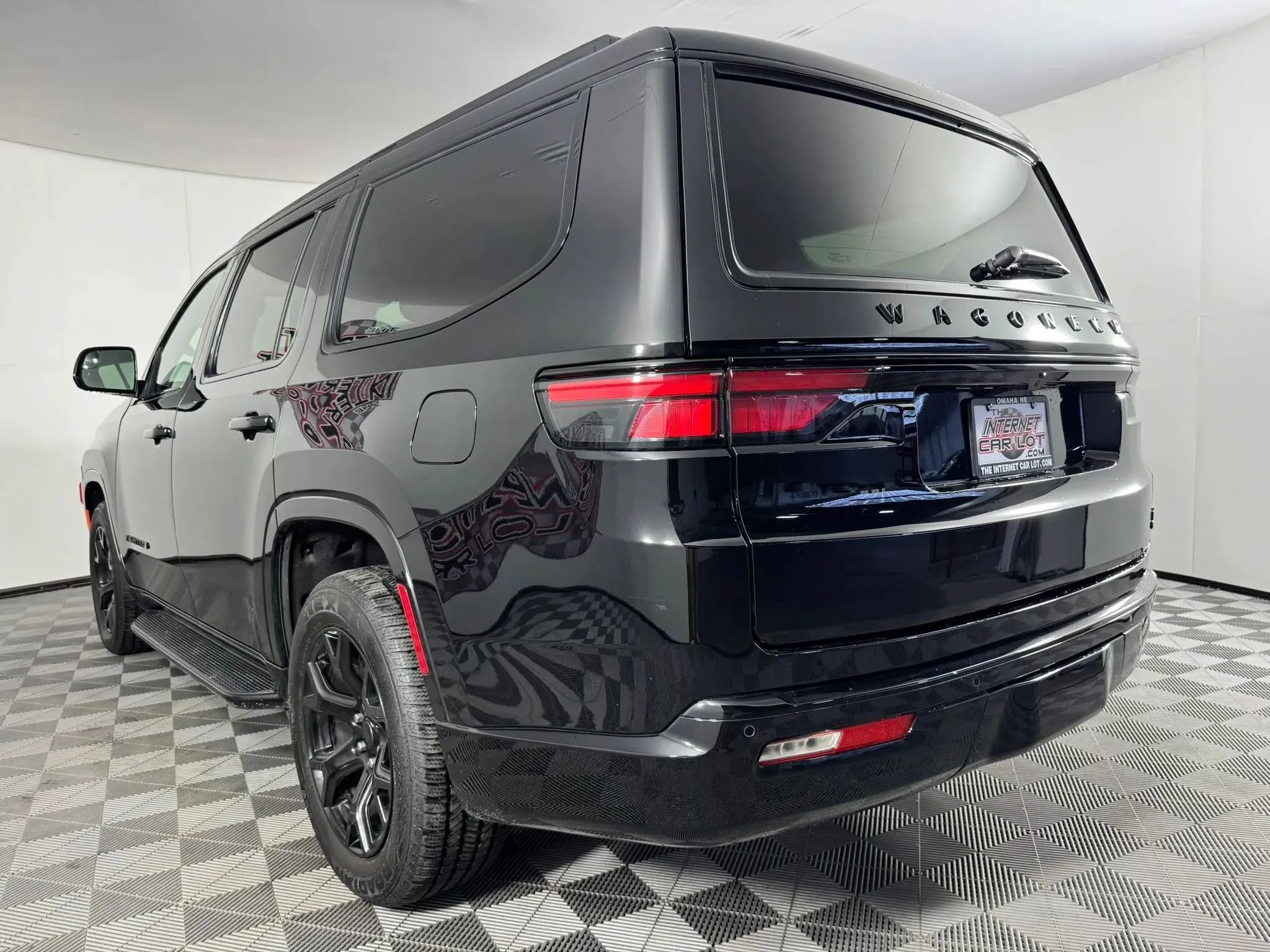 Used 2025 Jeep Wagoneer Series II AWD/4WD image 27