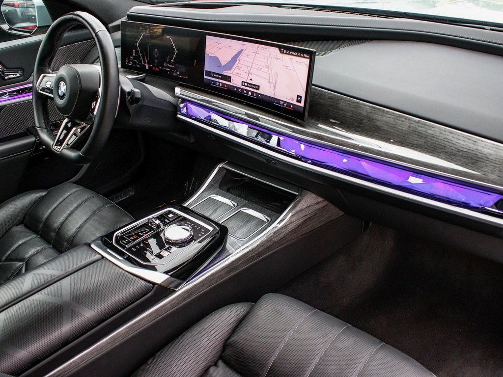 Used 2025 BMW 740i xDrive image 45