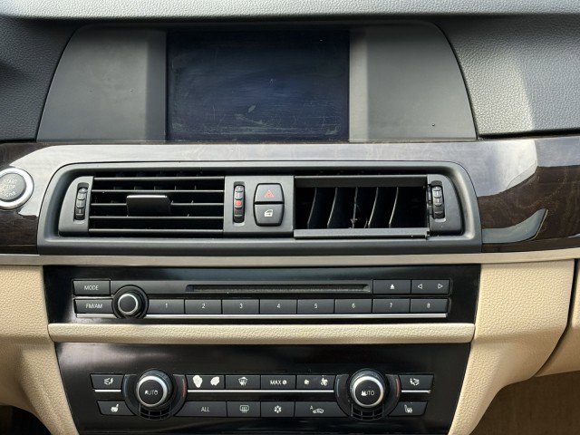 Used 2011 BMW 528i Sedan RWD image 23