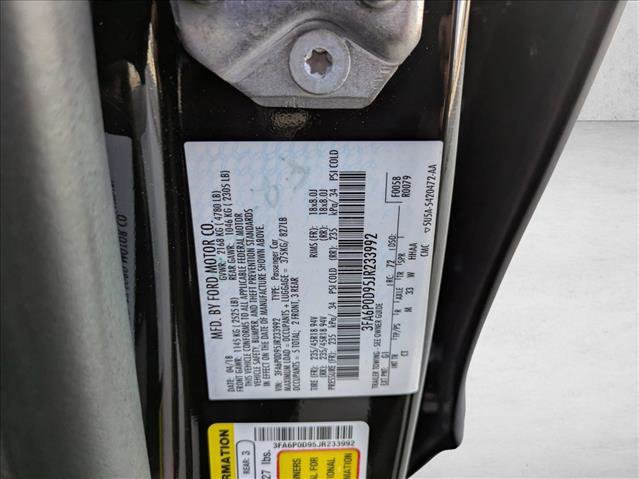 Used 2018 Ford Fusion Titanium image 15