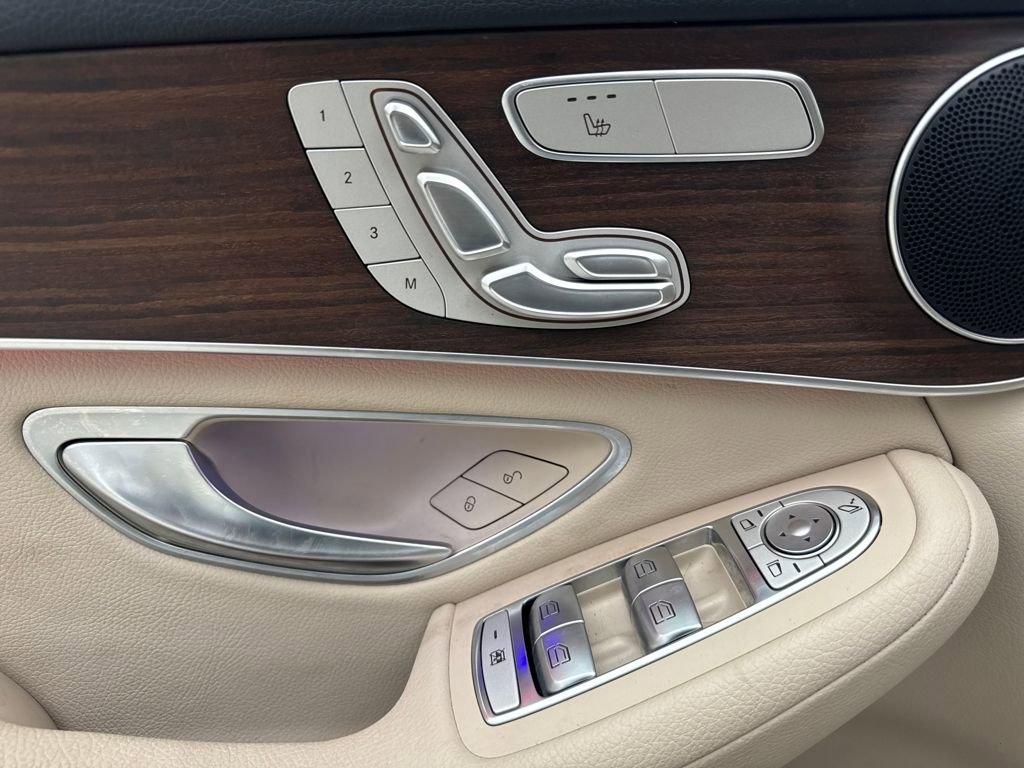 Used 2022 Mercedes-Benz GLC 300 4MATIC w/ Premium Package Lite image 15