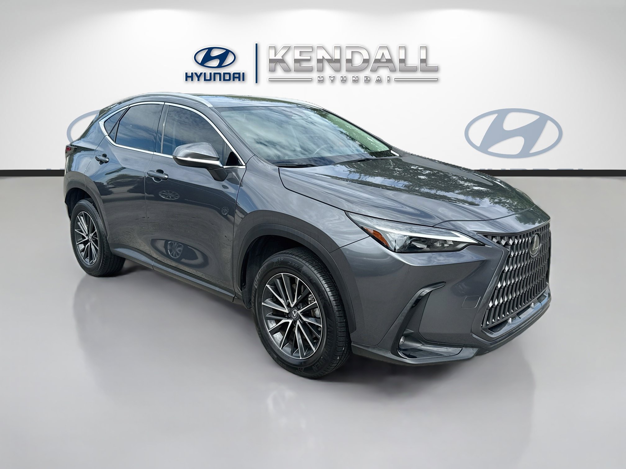 Used 2024 Lexus NX 250 FWD w/ Towing Package (2000 Lbs) image 1