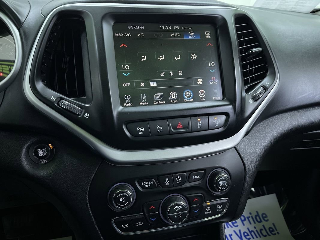 Used 2017 Jeep Cherokee Overland w/ Technology Group image 25