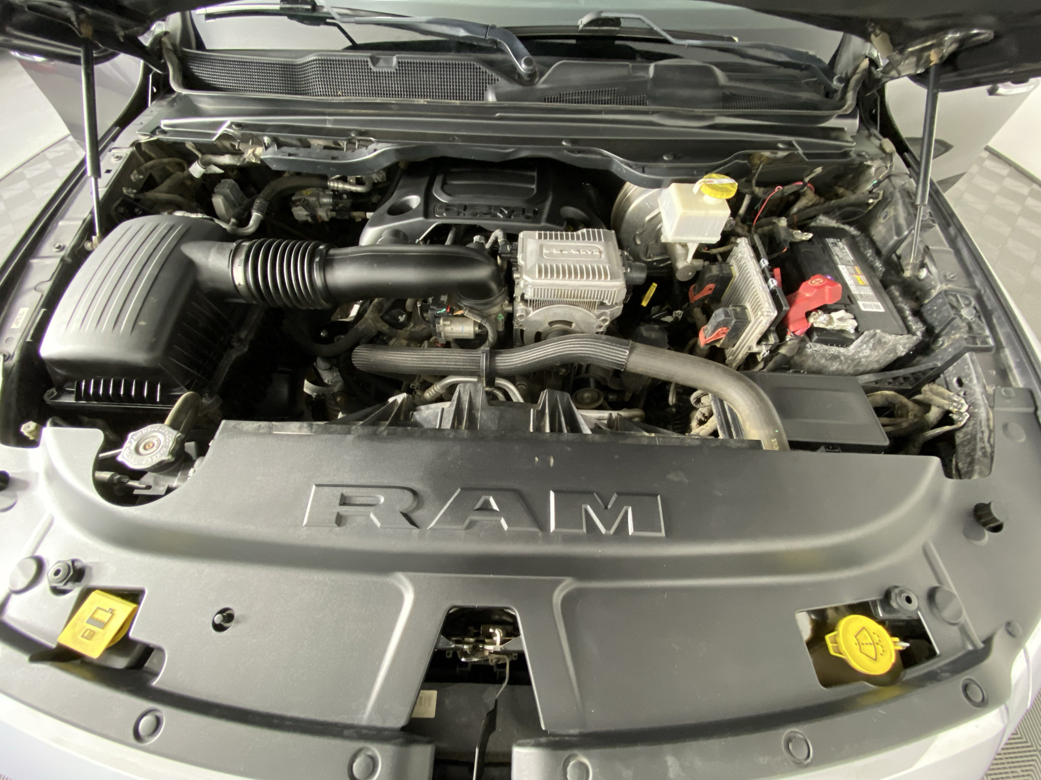 Used 2019 RAM 1500 Laramie AWD/4WD image 30