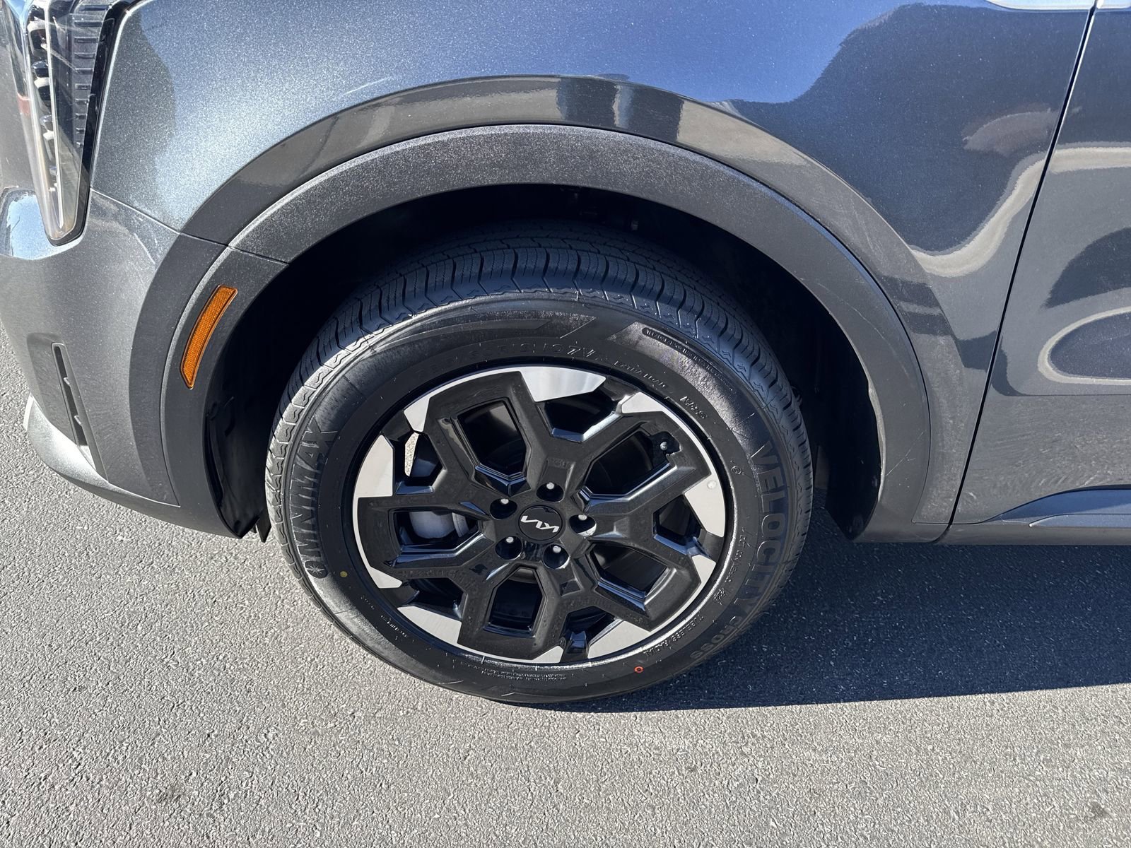 Used 2024 Kia Sorento S image 8