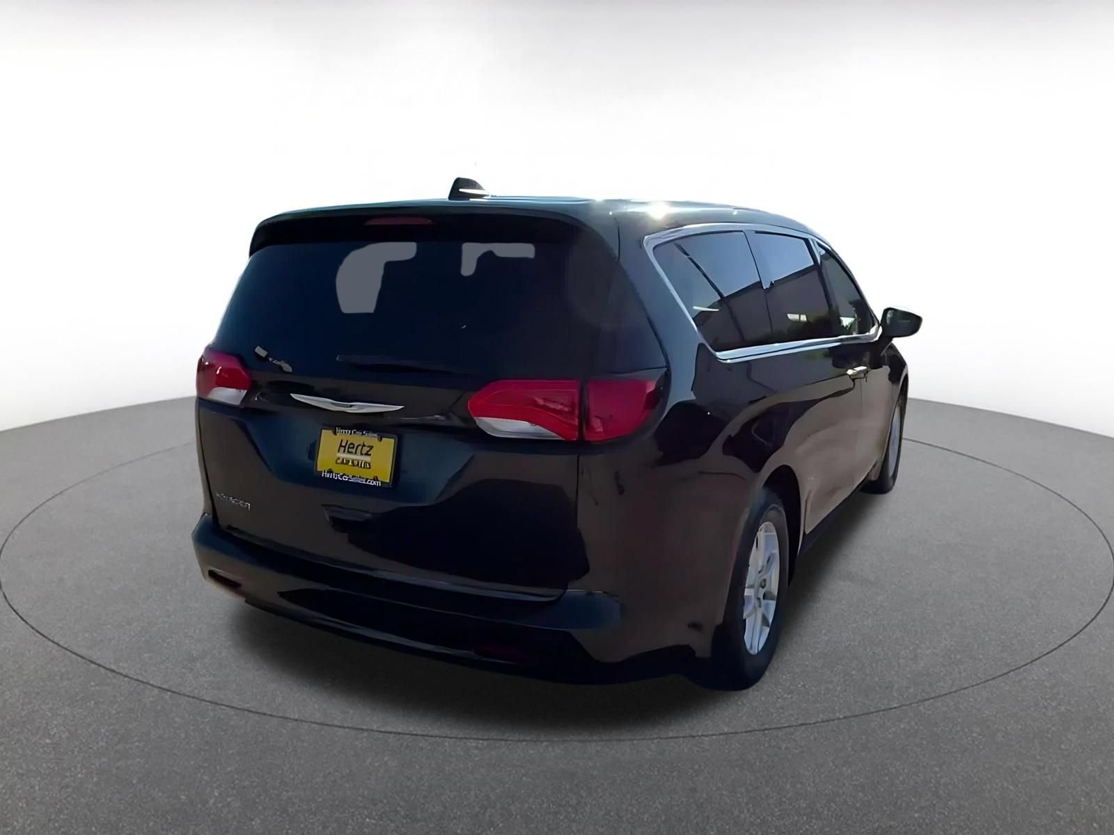 Used 2023 Chrysler Voyager LX FWD image 13
