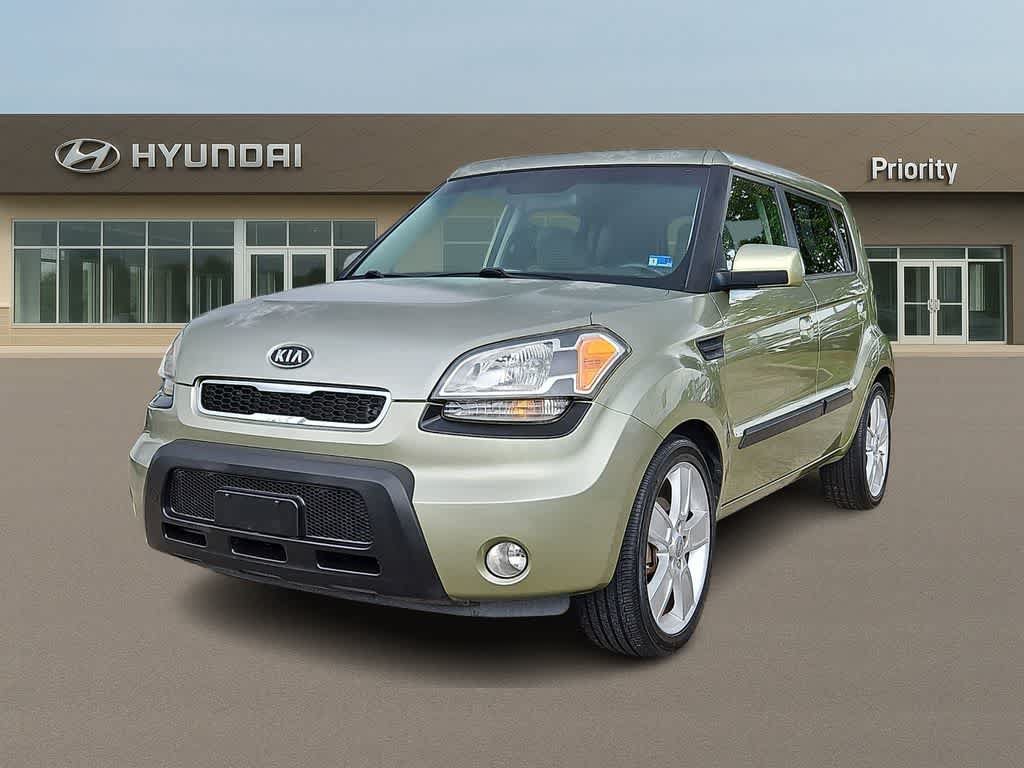 Used 2010 Kia Soul ! FWD image 1